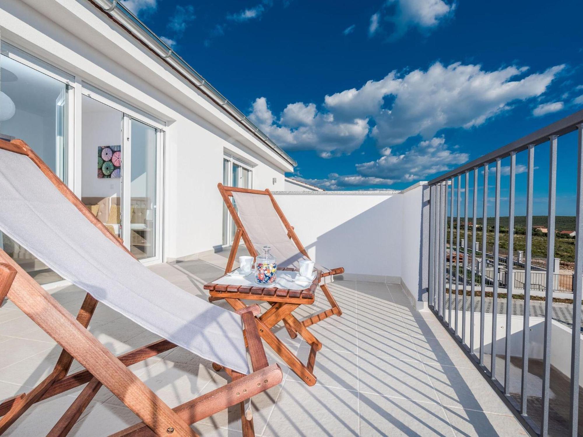 Beautiful With Swimming Pool And Terrace